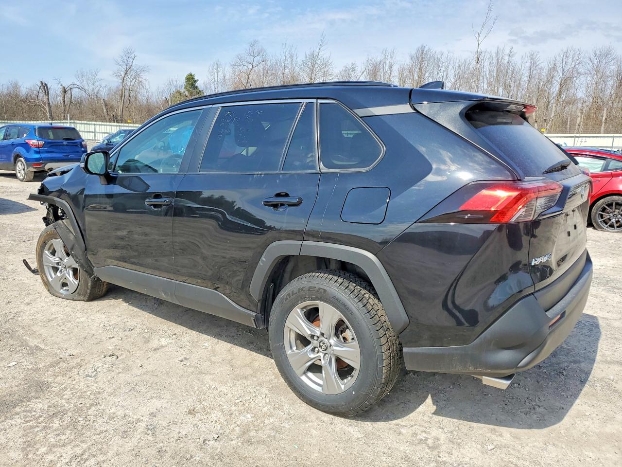 2024 TOYOTA RAV4 XLE photo 3