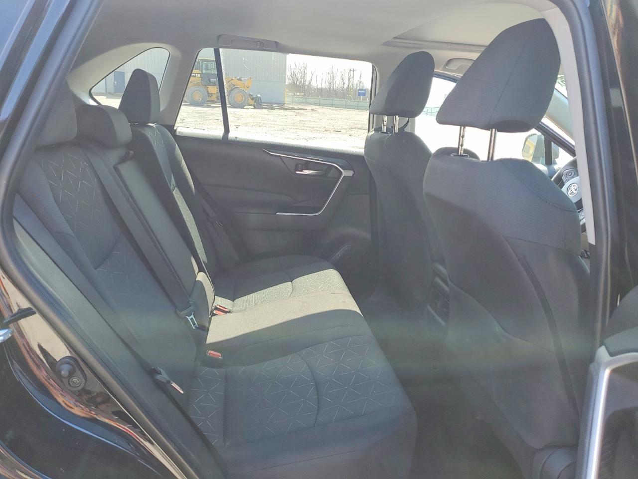 2024 TOYOTA RAV4 XLE photo 21