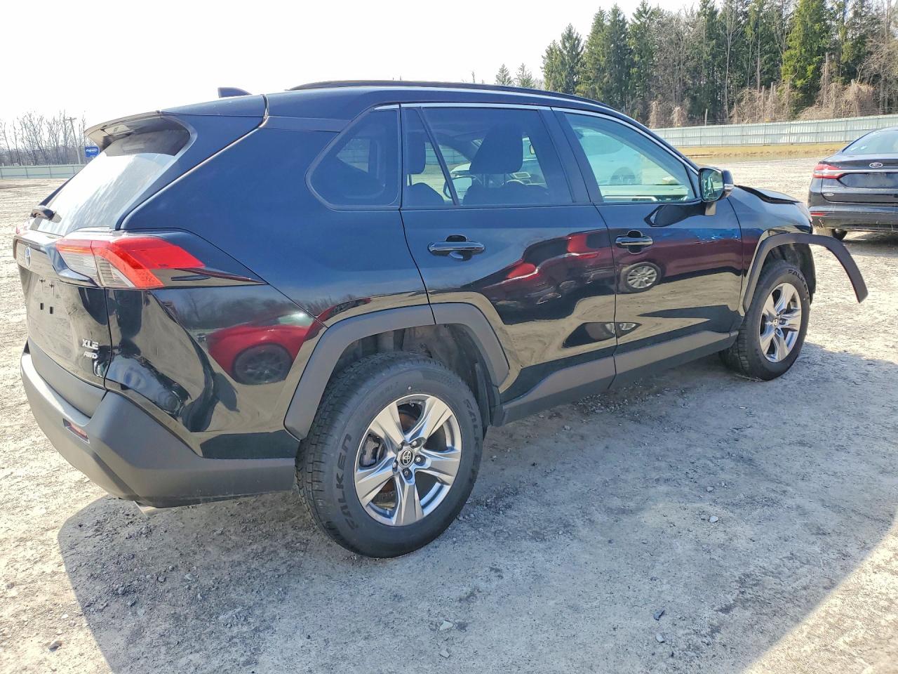 2024 TOYOTA RAV4 XLE photo 5