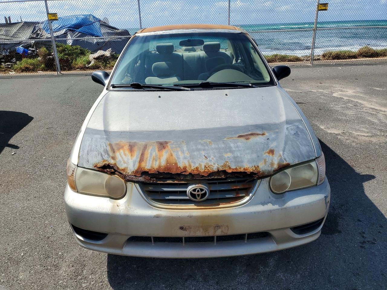 2001 TOYOTA COROLLA CE photo 9