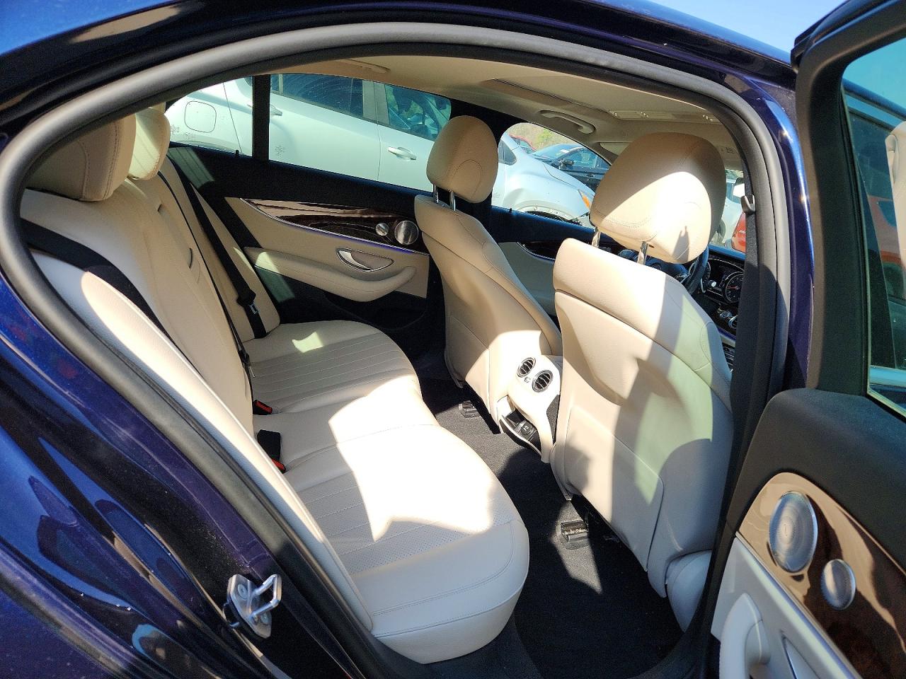 2017 MERCEDES-BENZ E 300 4MATIC photo 19