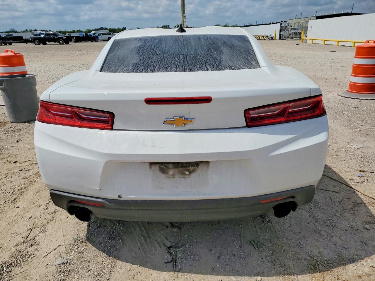 2017 CHEVROLET CAMARO LT photo 11