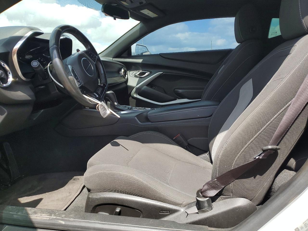 2017 CHEVROLET CAMARO LT photo 13