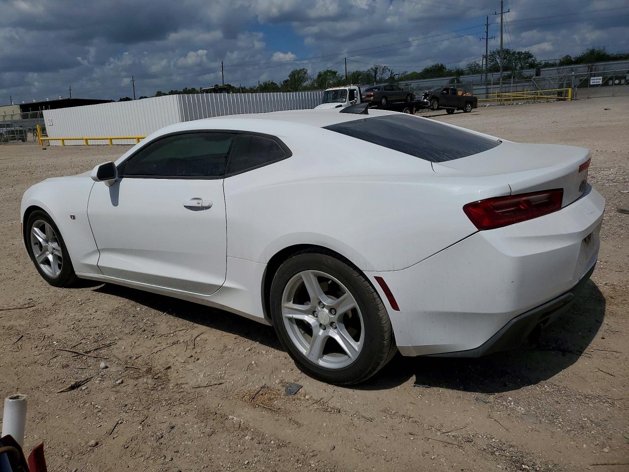 2017 CHEVROLET CAMARO LT photo 3