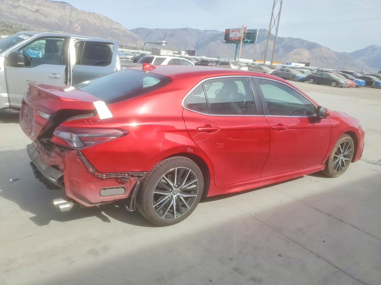 2023 TOYOTA CAMRY SE photo 5