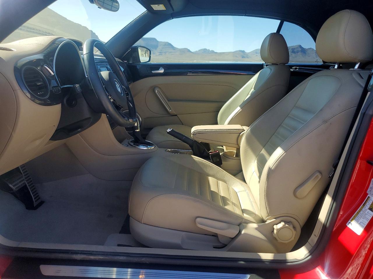 2013 VOLKSWAGEN BEETLE TURBO photo 13
