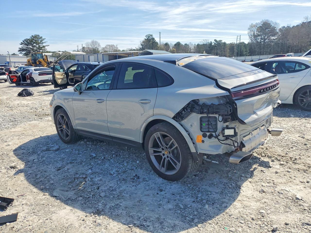 2024 PORSCHE CAYENNE COUPE photo 4