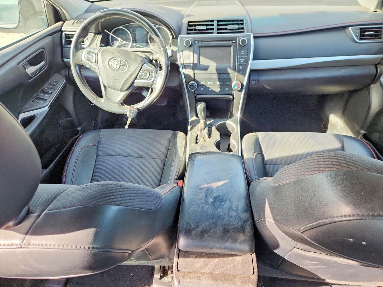 2017 TOYOTA CAMRY SE photo 15