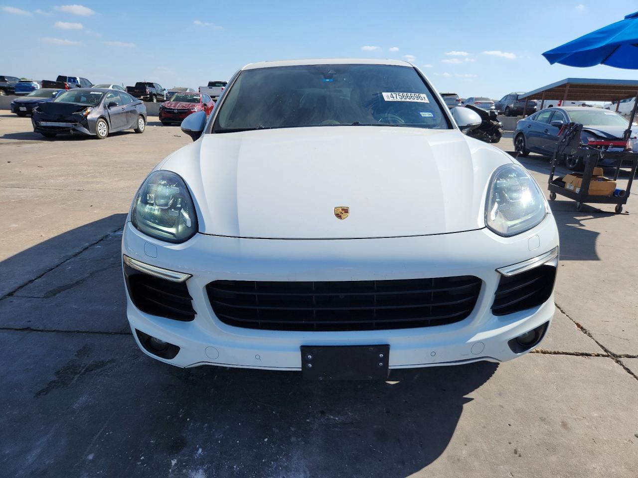 2017 PORSCHE CAYENNE photo 9