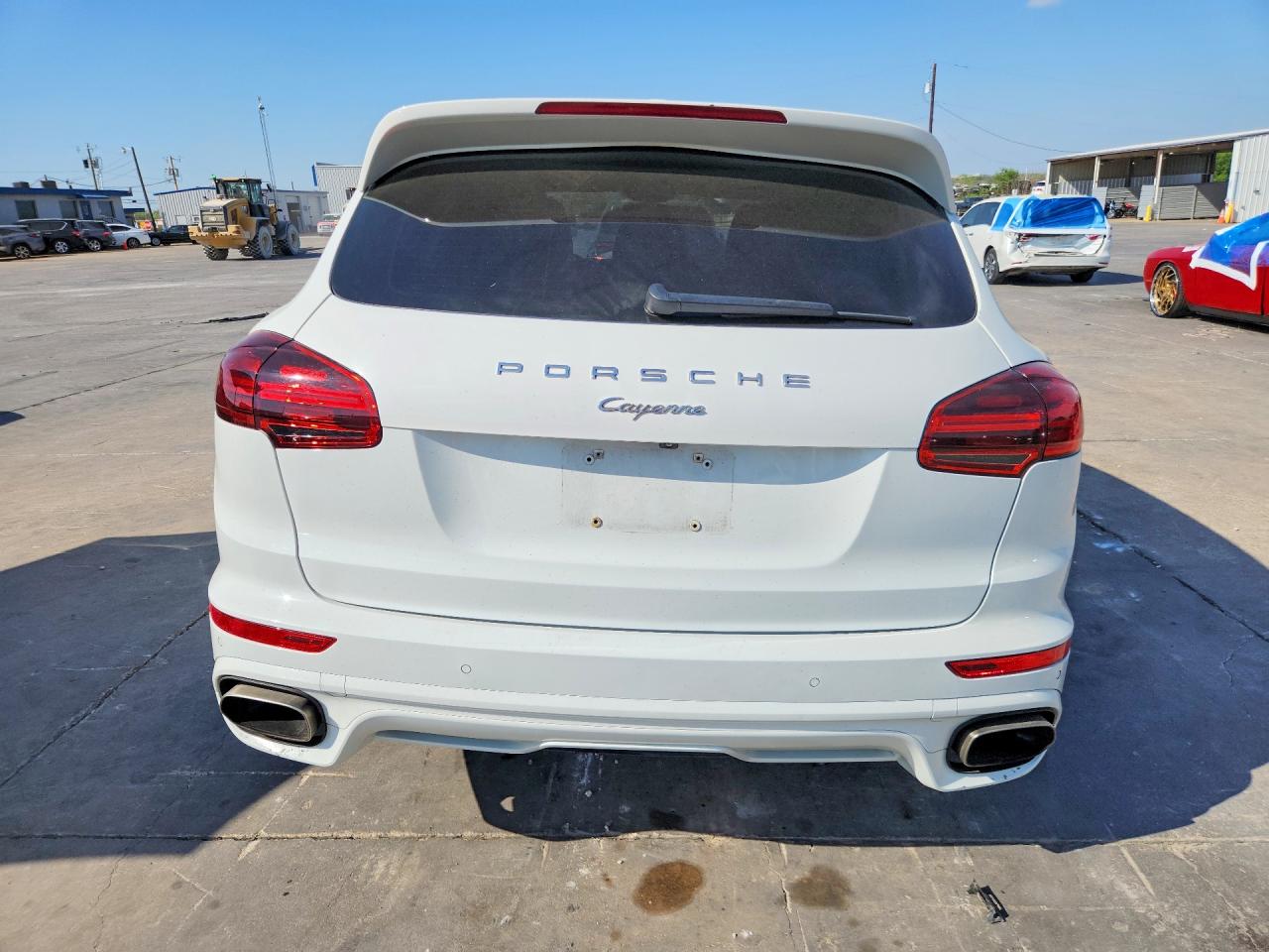 2017 PORSCHE CAYENNE photo 11