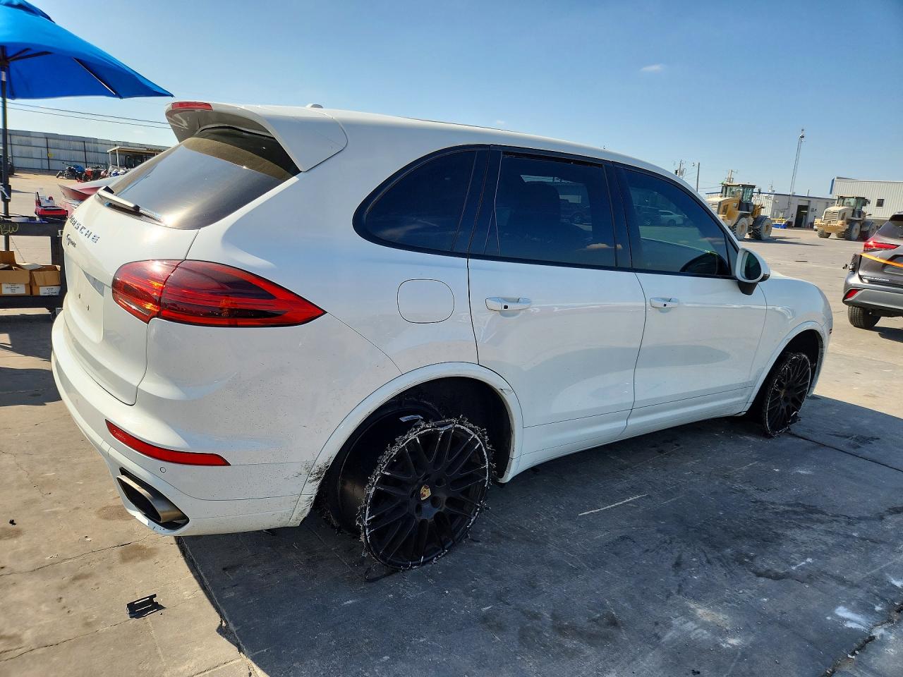 2017 PORSCHE CAYENNE photo 5