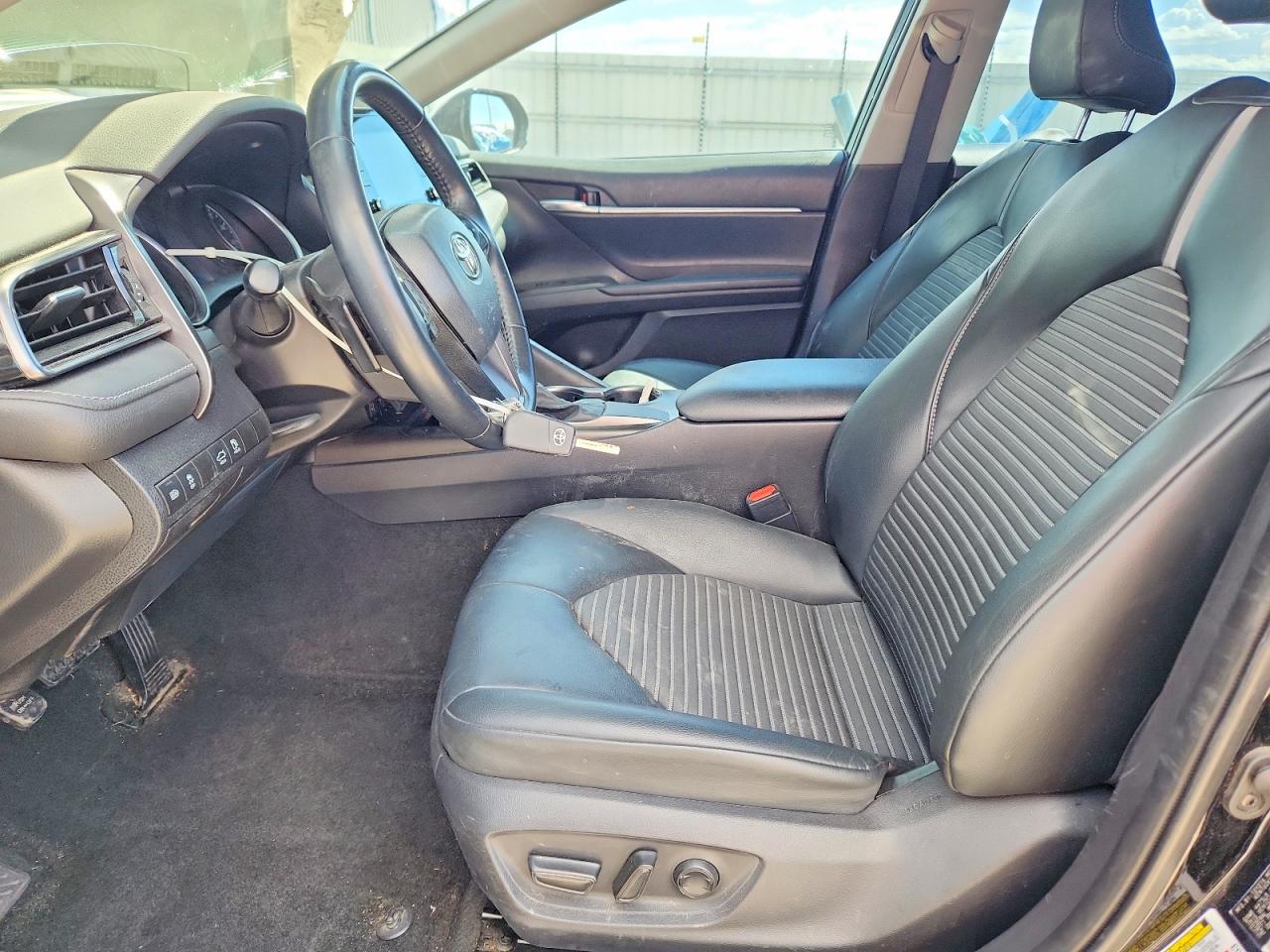 2021 TOYOTA CAMRY SE photo 13