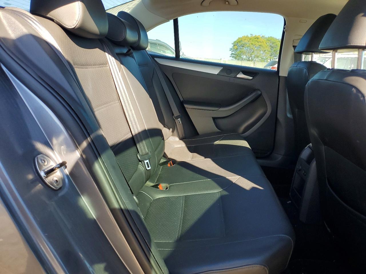 2013 VOLKSWAGEN JETTA SE photo 19