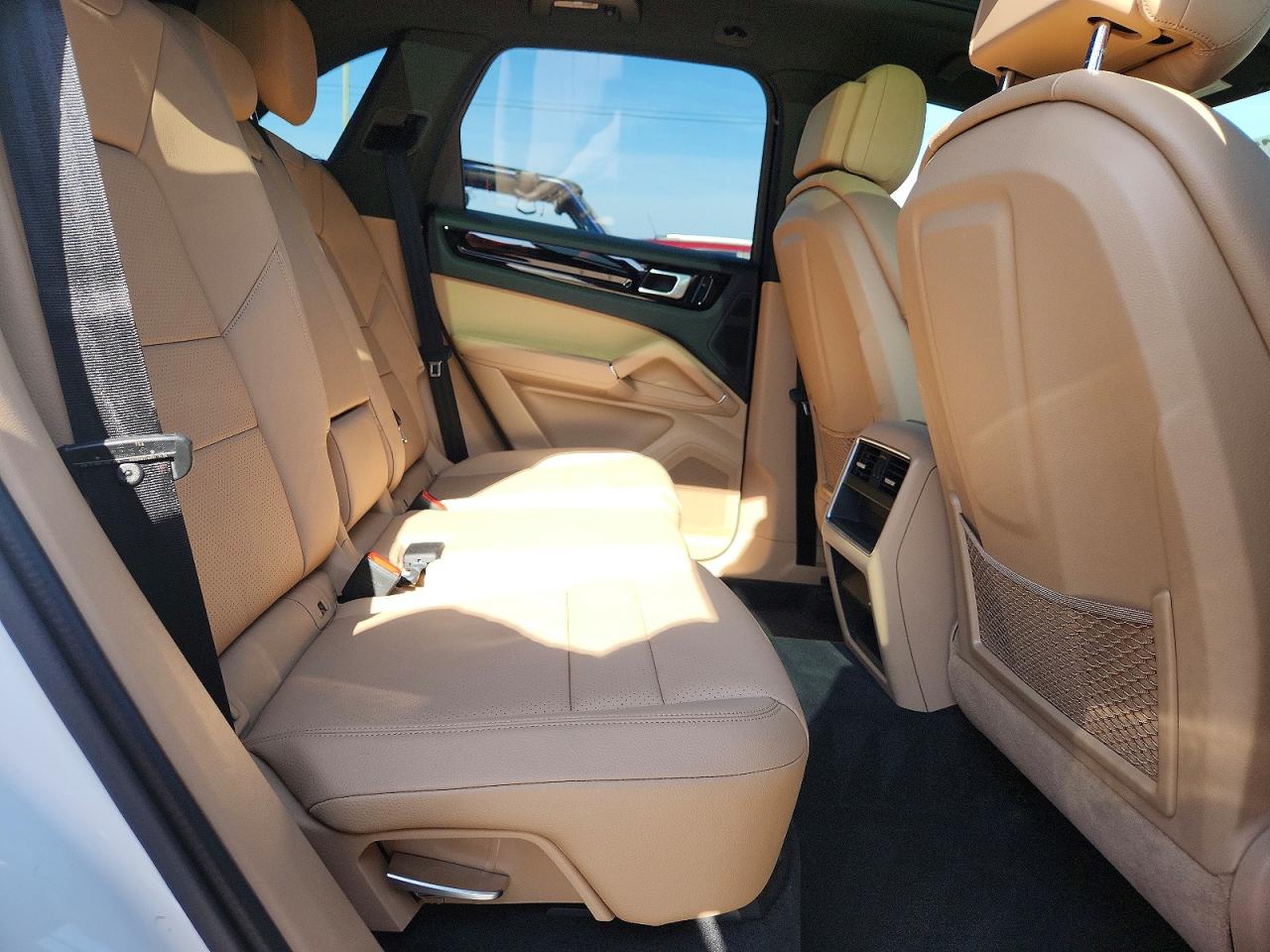 2021 PORSCHE CAYENNE photo 31
