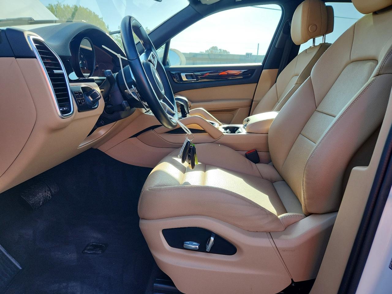 2021 PORSCHE CAYENNE photo 19
