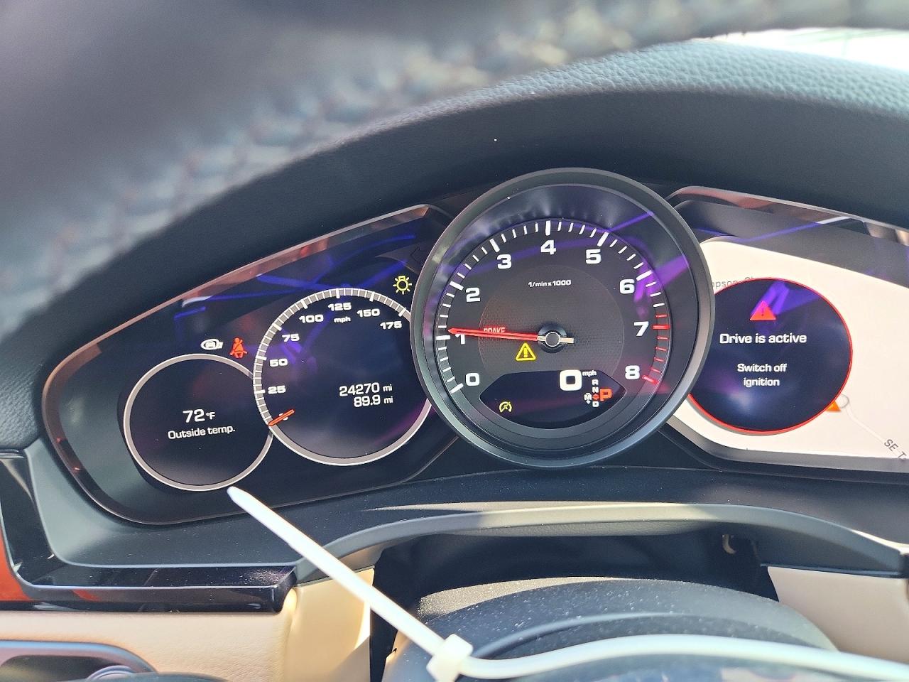 2021 PORSCHE CAYENNE photo 25