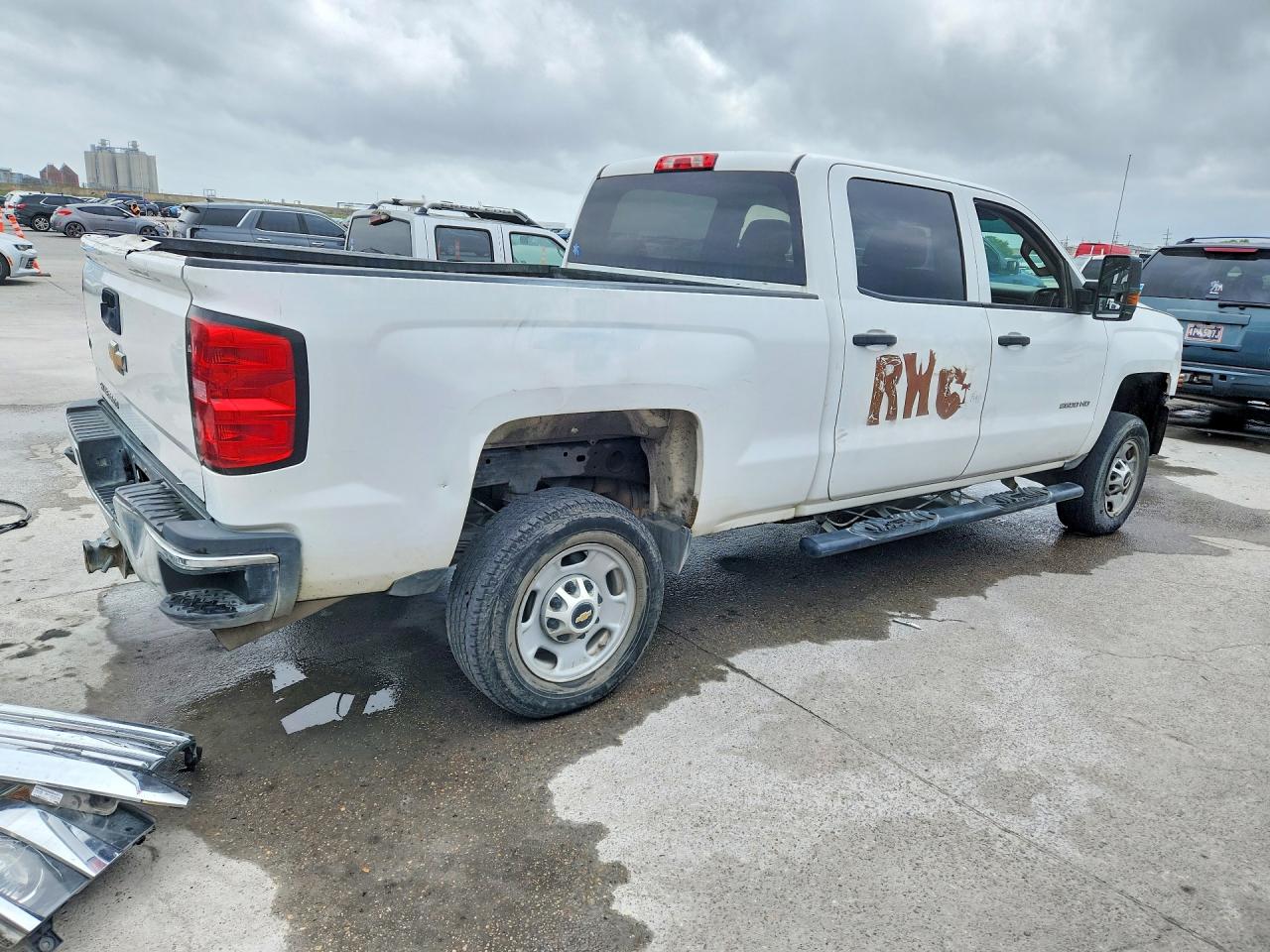 2015 CHEVROLET SILVERADO C2500 HEAVY DUTY photo 3
