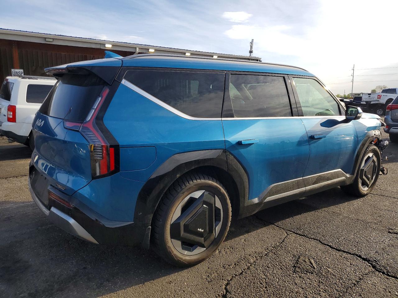 2024 KIA EV9 LAND photo 7