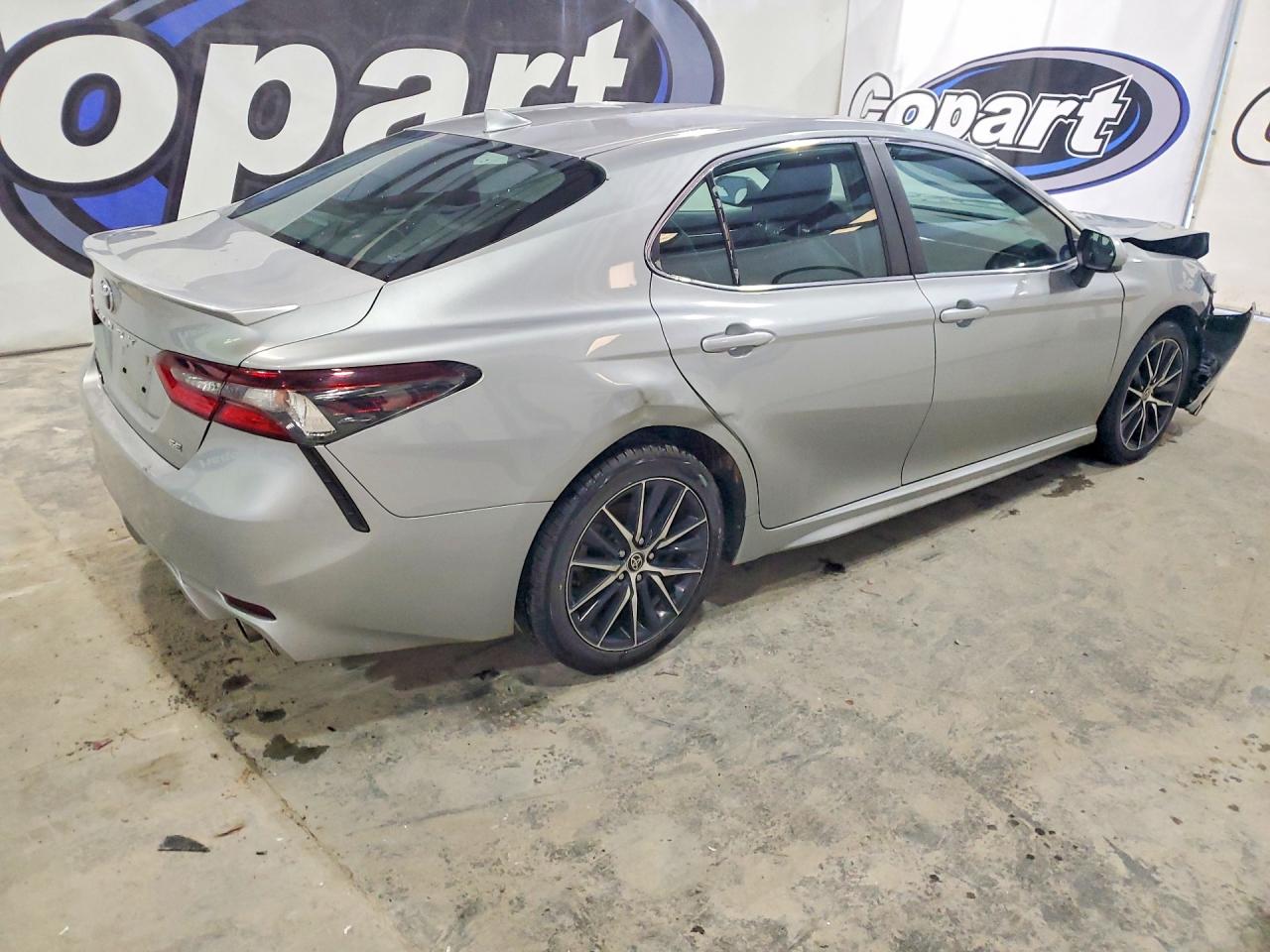 2021 TOYOTA CAMRY SE photo 9