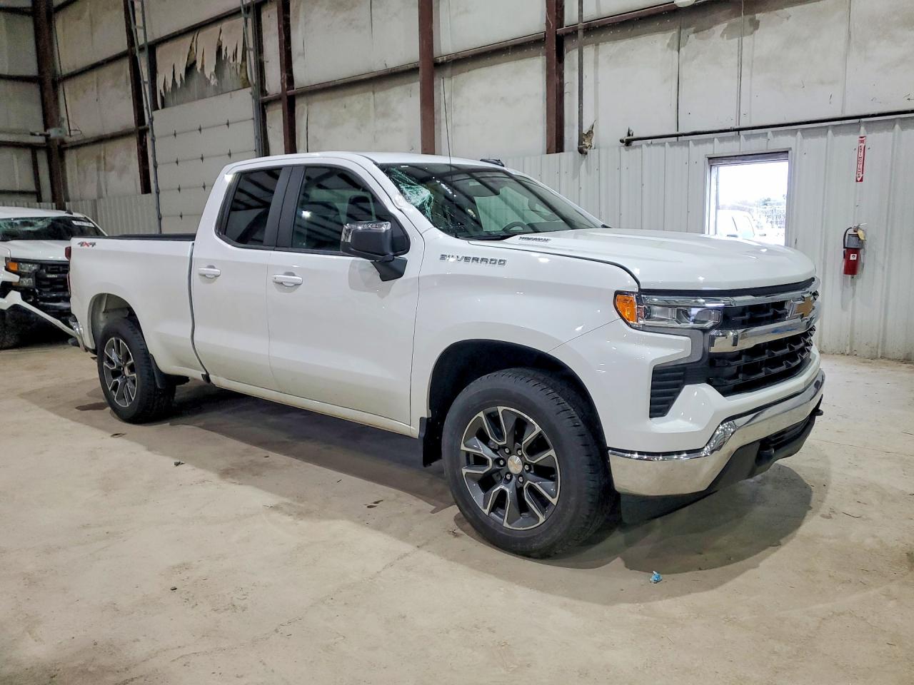 2024 CHEVROLET SILVERADO K1500 LT-L photo 10
