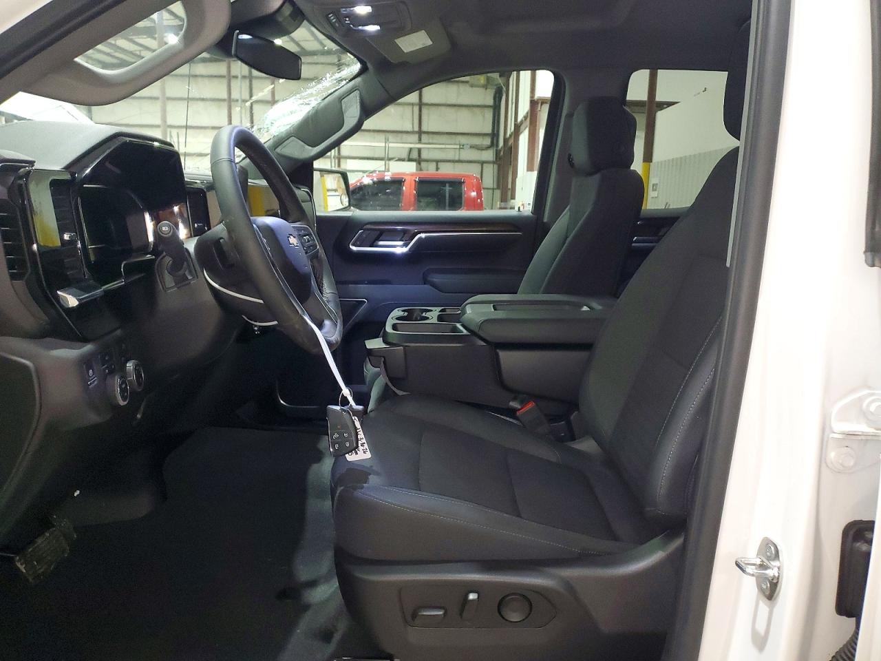 2024 CHEVROLET SILVERADO K1500 LT-L photo 19
