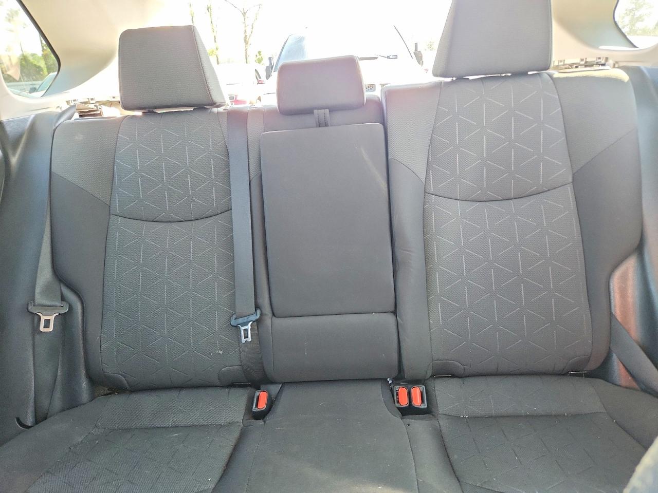 2022 TOYOTA RAV4 XLE photo 19