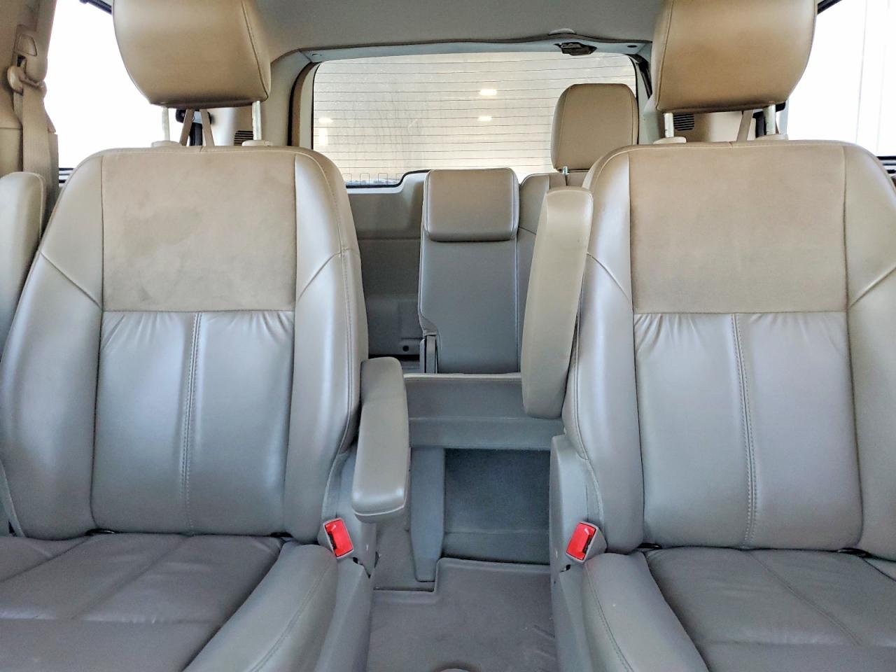 2015 CHRYSLER TOWN & COUNTRY LIMITED PLATINUM photo 19