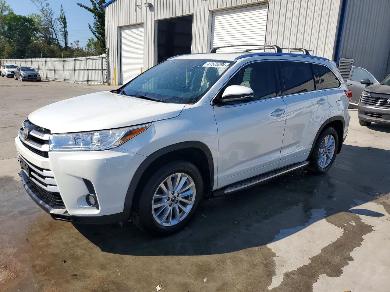 2017 TOYOTA HIGHLANDER