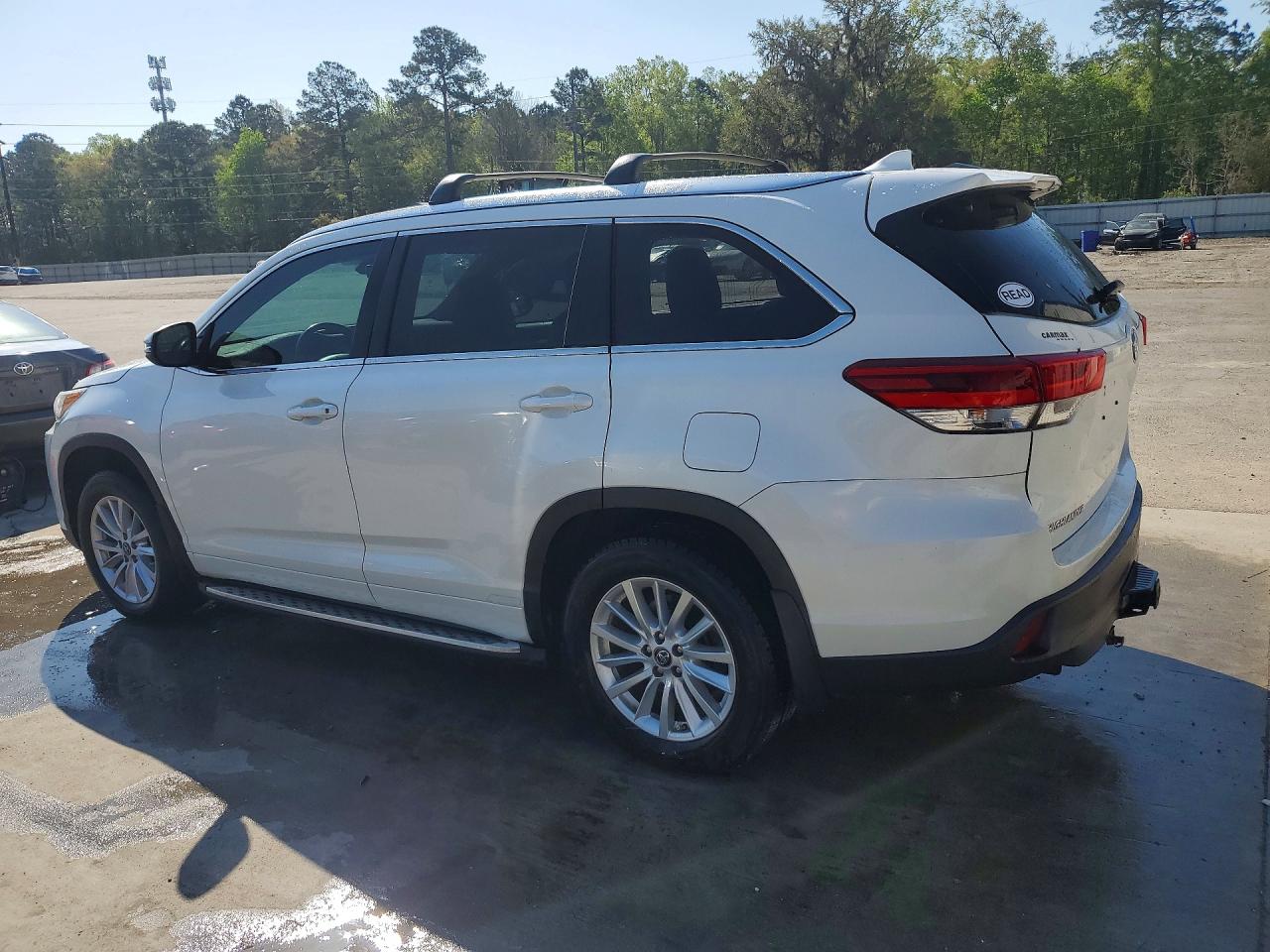 2017 TOYOTA HIGHLANDER XLE photo 4
