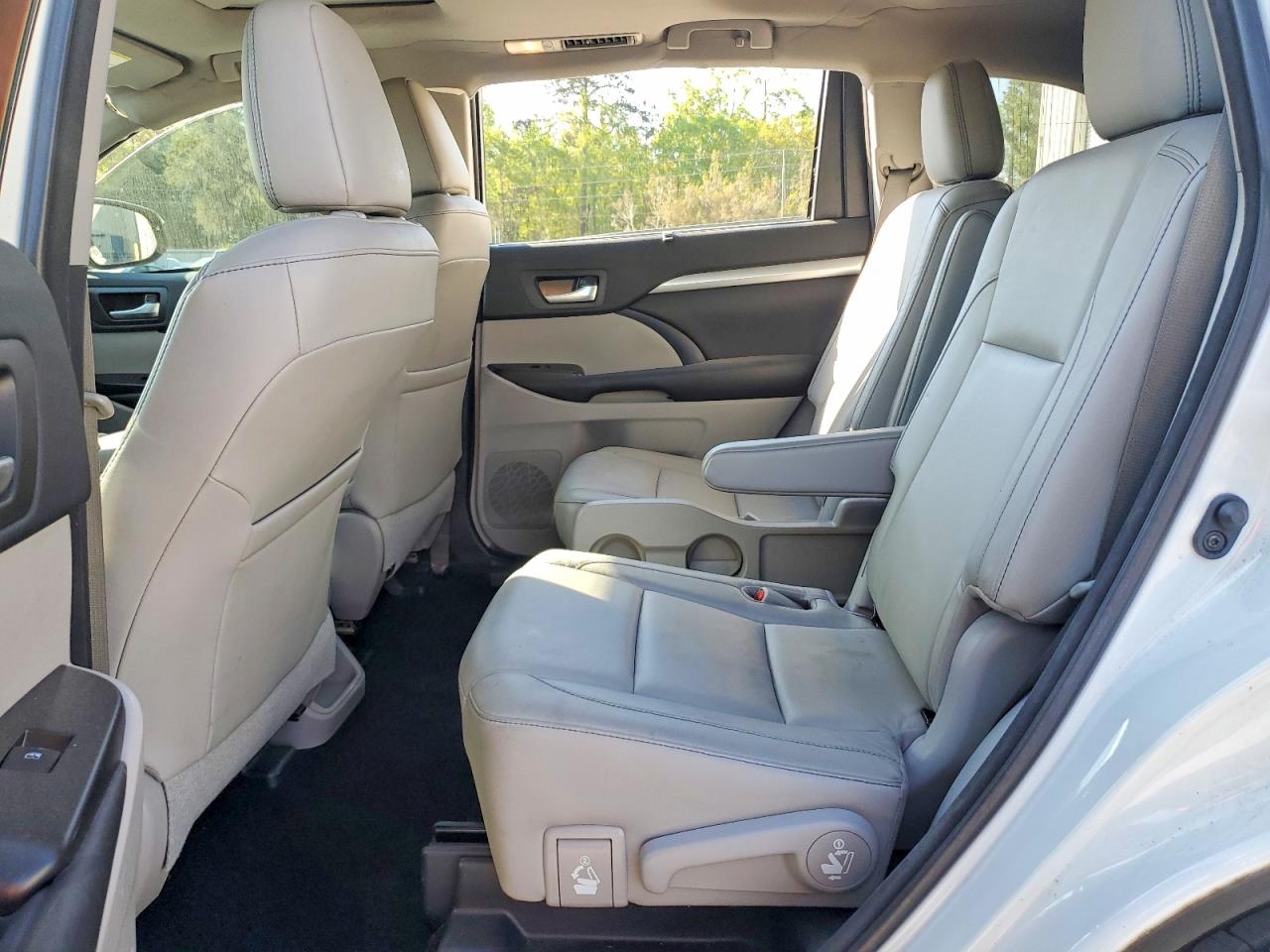 2017 TOYOTA HIGHLANDER XLE photo 31