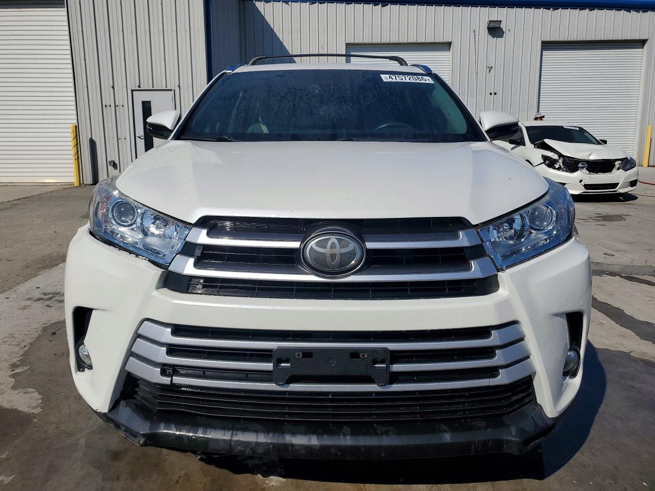 2017 TOYOTA HIGHLANDER XLE photo 13