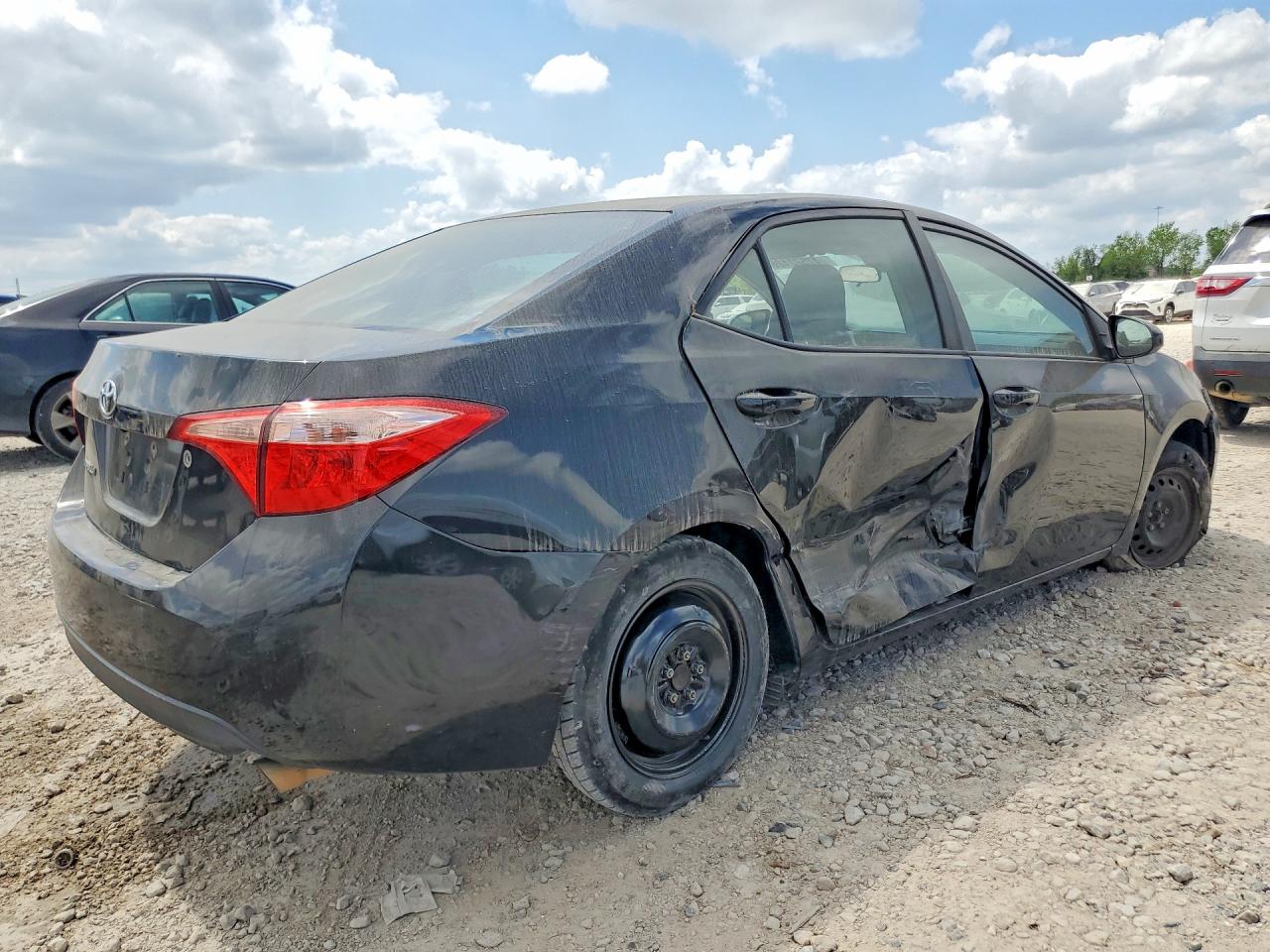 2018 TOYOTA COROLLA photo 7