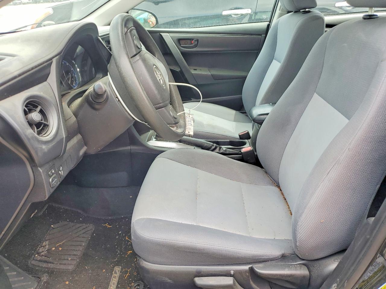 2018 TOYOTA COROLLA photo 19