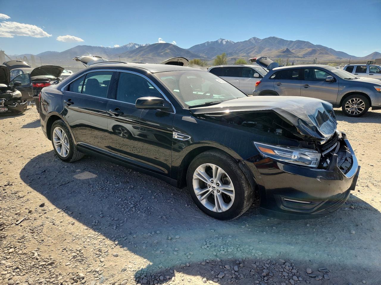 2018 FORD TAURUS SEL FWD photo 4