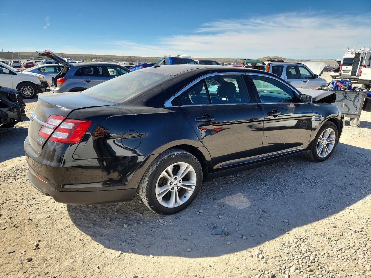 2018 FORD TAURUS SEL FWD photo 3