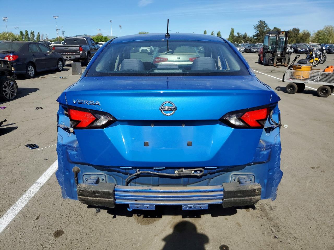 2020 NISSAN VERSA S photo 16