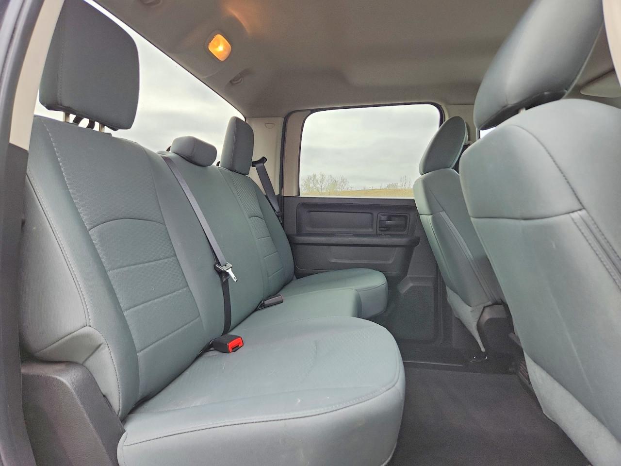 2015 RAM 1500 ST photo 19