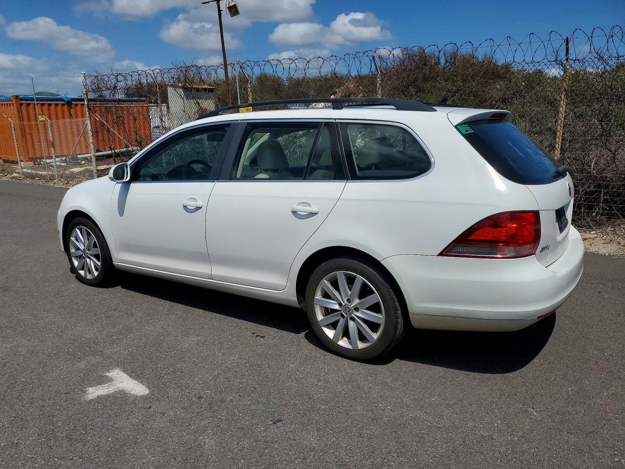 2014 VOLKSWAGEN JETTA TDI photo 4