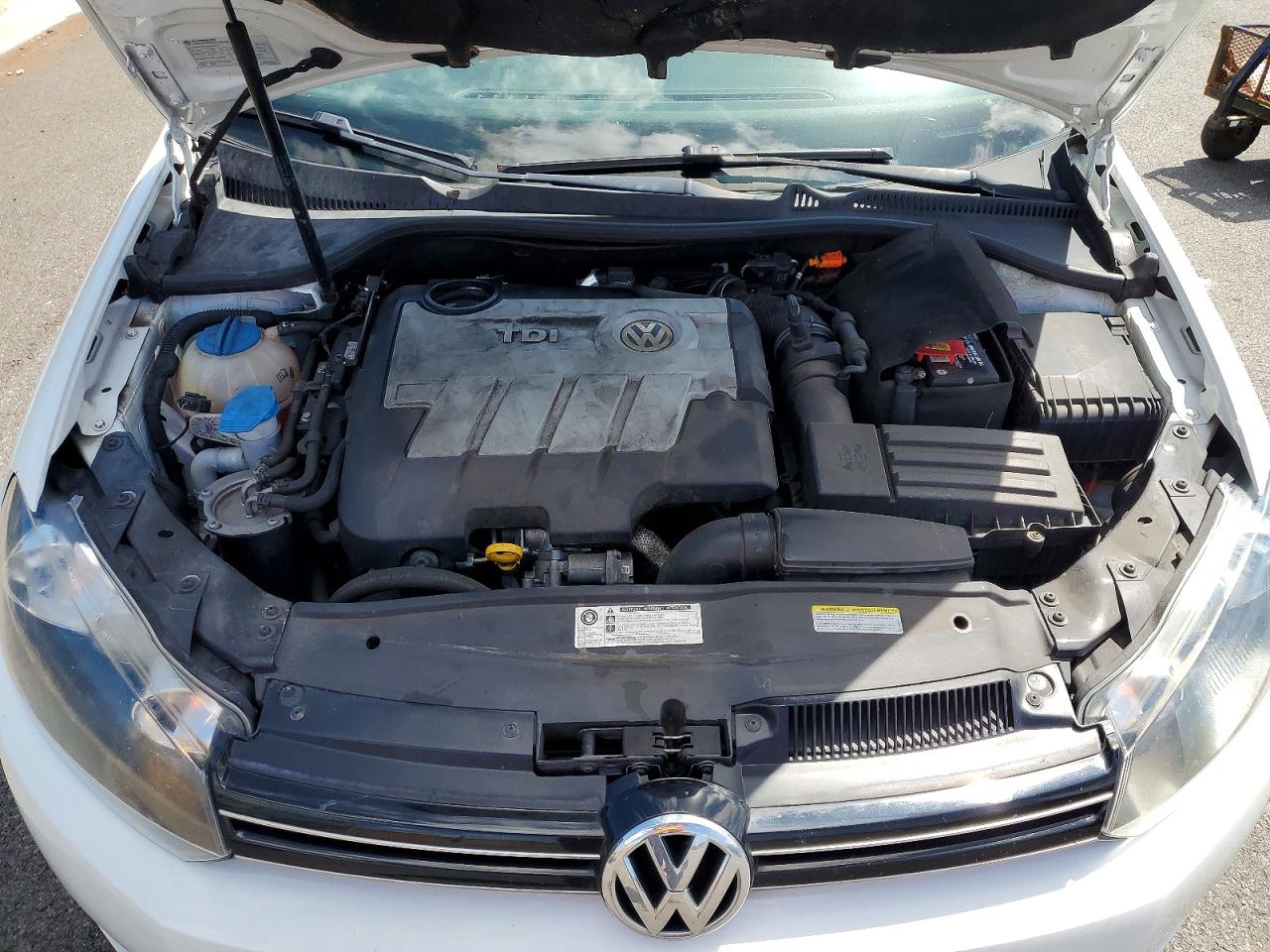 2014 VOLKSWAGEN JETTA TDI photo 34