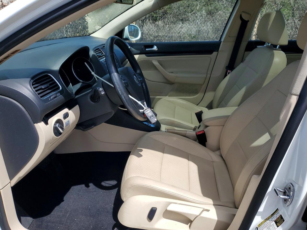 2014 VOLKSWAGEN JETTA TDI photo 19