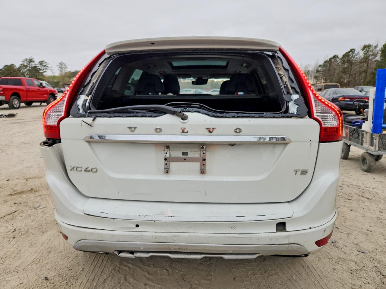 2017 VOLVO XC60 T5 DYNAMIC photo 11