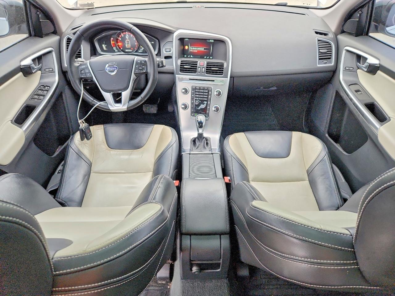 2017 VOLVO XC60 T5 DYNAMIC photo 15
