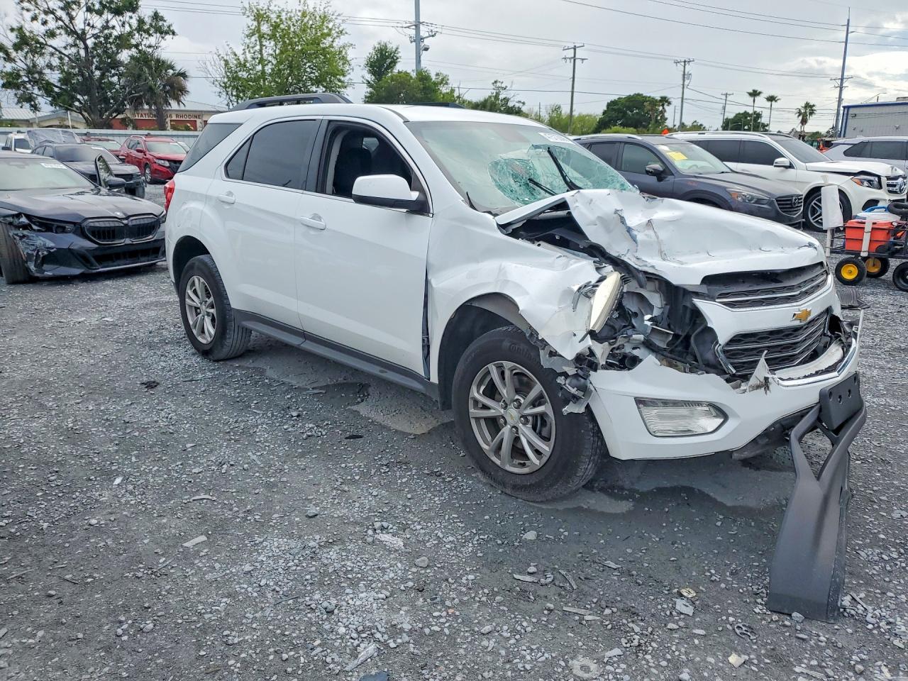 2017 CHEVROLET EQUINOX LT photo 10