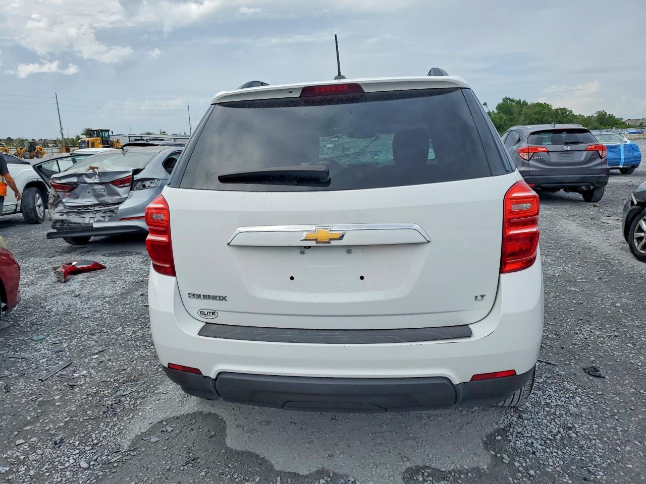 2017 CHEVROLET EQUINOX LT photo 16