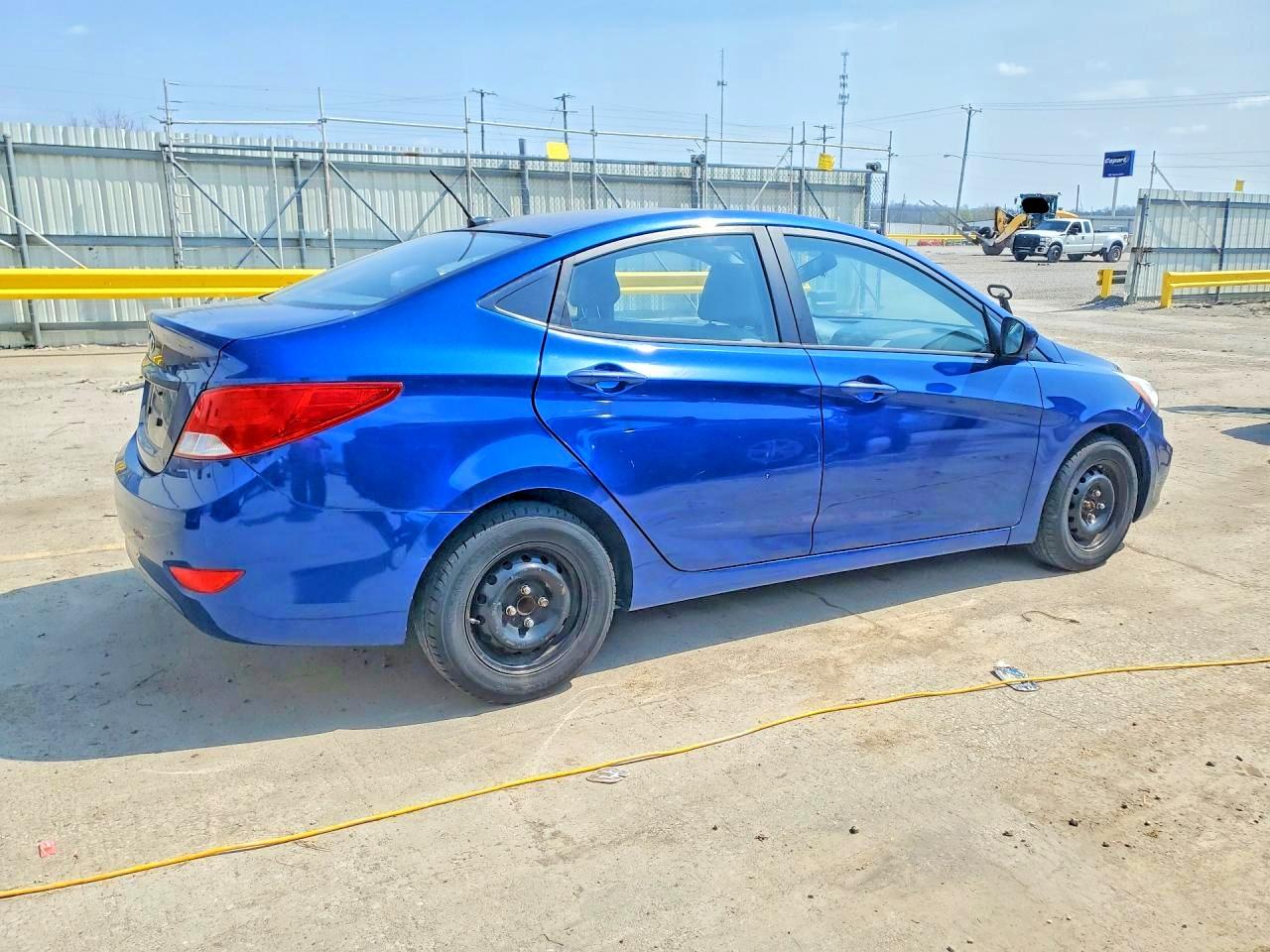 2015 HYUNDAI ACCENT GLS photo 5