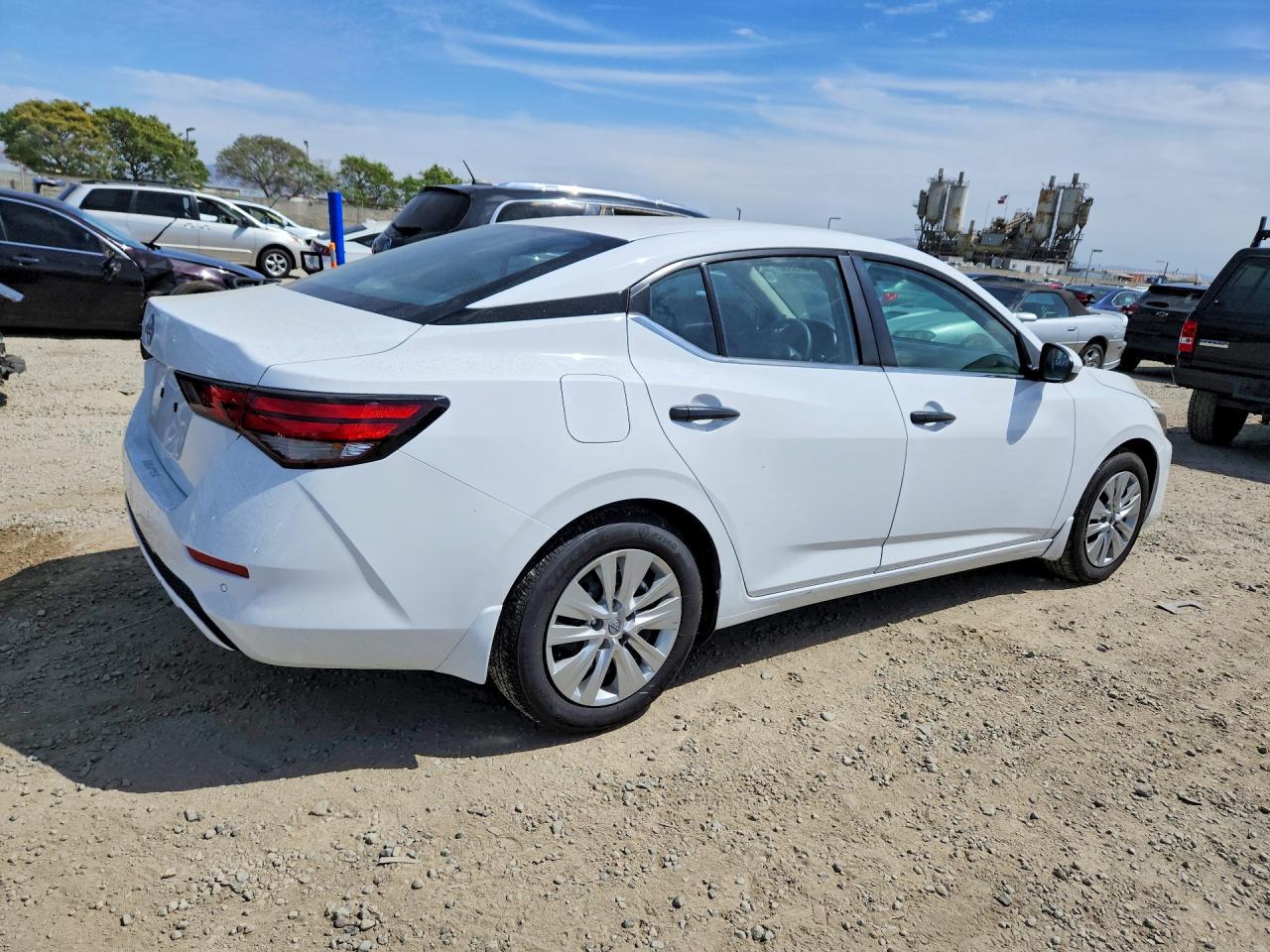 2025 NISSAN SENTRA S photo 3
