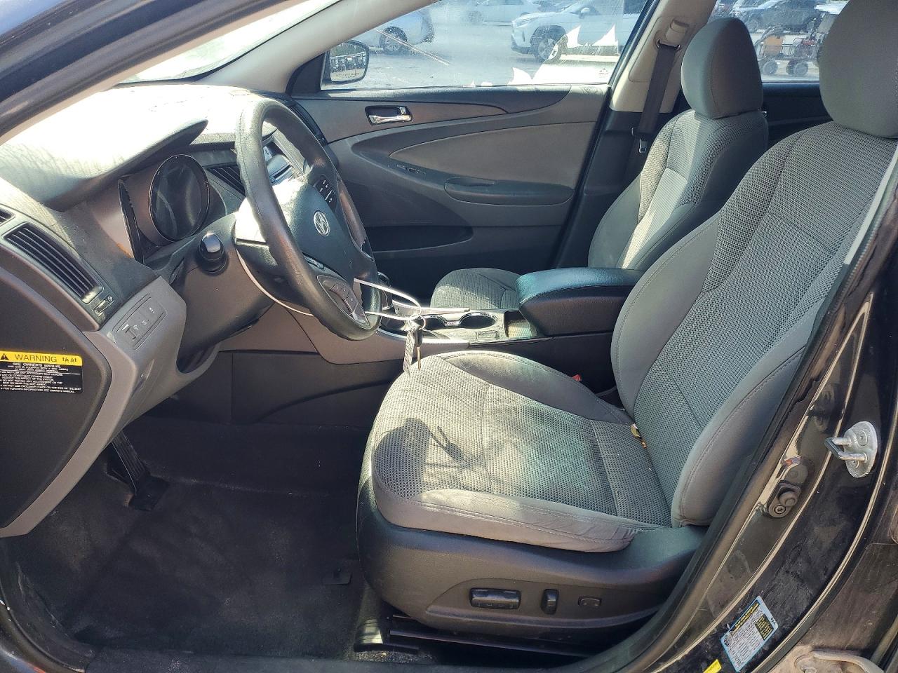 2013 HYUNDAI SONATA GLS photo 19