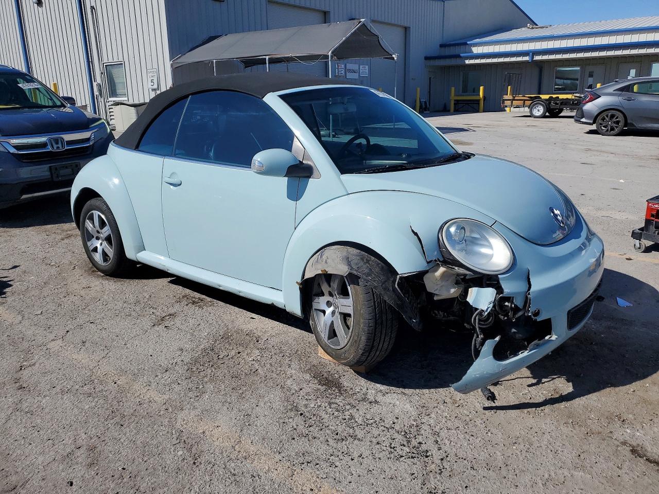 2006 VOLKSWAGEN NEW BEETLE CONVERTIBLE OPTION PACKAGE 1 photo 4
