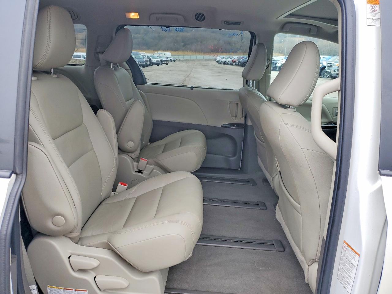 2020 TOYOTA SIENNA XLE 7-PASSENGER photo 11