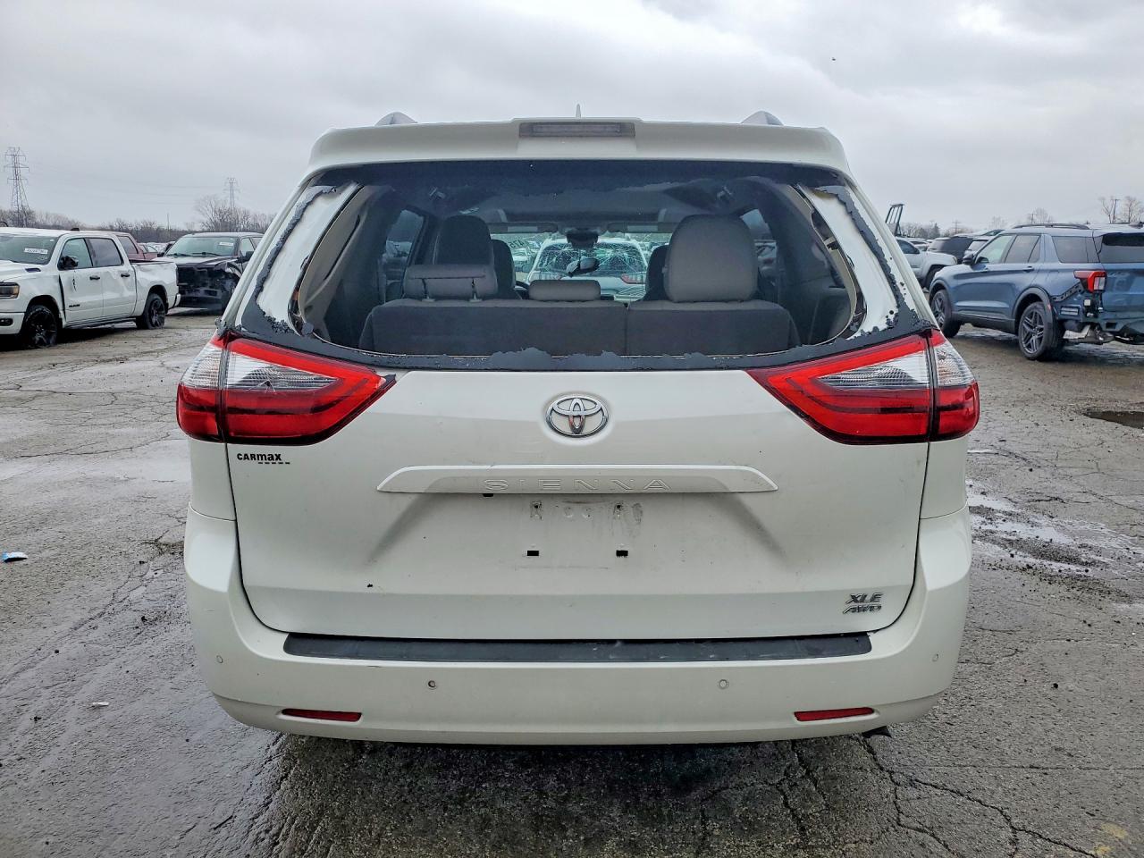 2020 TOYOTA SIENNA XLE 7-PASSENGER photo 6